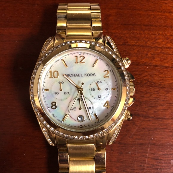 Michael Kors Gold Tone Oversized Women’s Watch - Picture 1 of 4